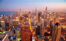 La ville de Chicago, Etats-Unis, à l'aube, les gratte-ciel