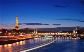 Française, Paris, la nuit de la ville, les lumières, de beaux paysages