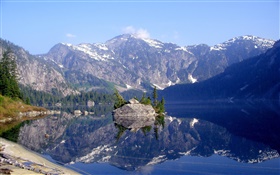 Lac, les montagnes, réflexion de l'eau