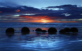 Moeraki Boulders, Koekohe Plage, mer, coucher de soleil, Île du Sud, Nouvelle-Zélande