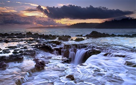 Océan, refluant, coucher de soleil, Kauai, Hawaï, USA