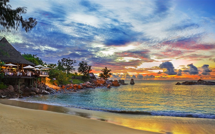 Seychelles Island, la maison de la station, nuit, lumières, mer, plage Fonds d'écran, image