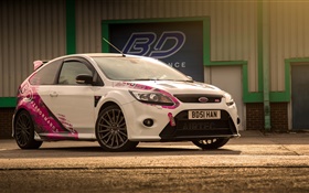 Ford Focus RS voiture blanche