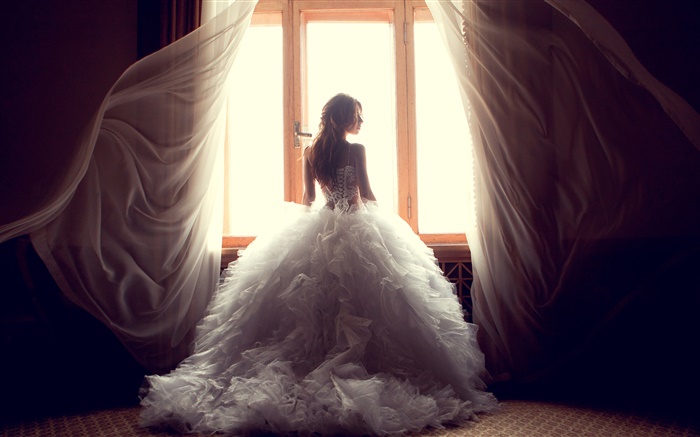 Fille à côté de la fenêtre, robe blanche, rideaux Fonds d'écran, image