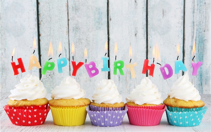 Joyeux anniversaire, cinq petits gâteaux, bougies, lettres colorées, gâteau à la crème Fonds d'écran, image