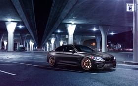 BMW M4 voiture grise de nuit, parking, lumières HD Fonds d'écran
