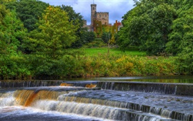 Castle Hornby, Angleterre, rivière, ruisseau, arbres