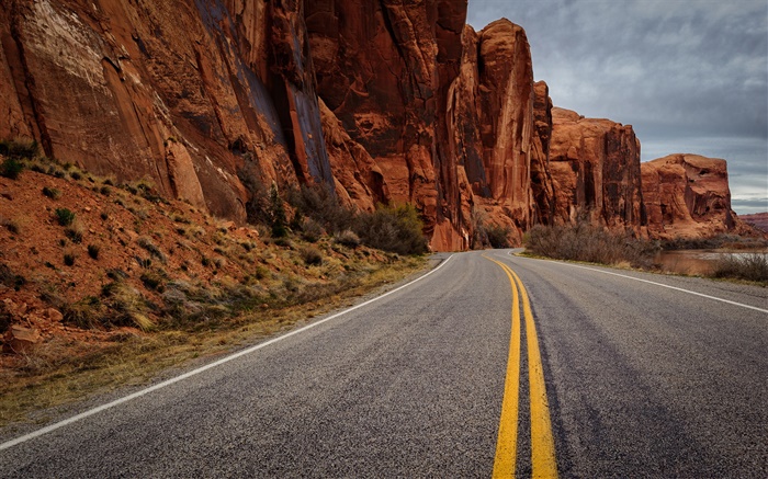 route d'asphalte, montagnes rocheuses, crépuscule Fonds d'écran, image