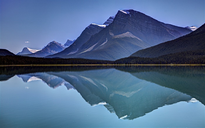 Montagnes, lac, forêt, réflexion de l'eau, ciel Fonds d'écran, image
