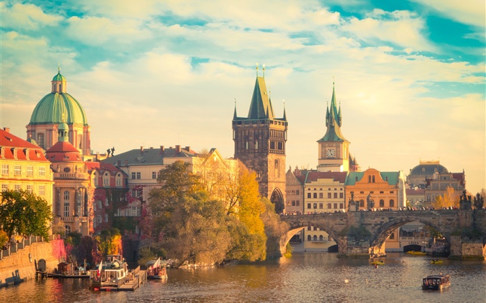 Prague, République Tchèque, Pont de la rivière Vltava, Charles, bateaux, maisons Fonds d'écran, image
