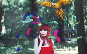 Red fille de cheveux, plumes colorées, oiseaux, images créatives