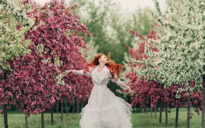 Red cheveux fille danse, fleurs, arbres, ressort, bokeh Fonds d'écran, image