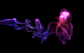 Résumé de la fumée, le violet et le bleu
