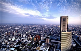 Belle ville, vue de dessus, gratte-ciel, ciel bleu, nuages HD Fonds d'écran