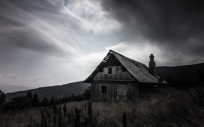Nuit, vieille maison en bois, le style blanc noir Fonds d'écran, image