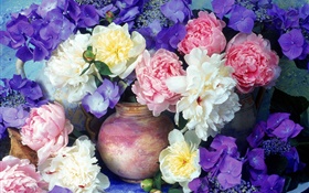 pivoine rose et blanc, hortensia bleu-violet