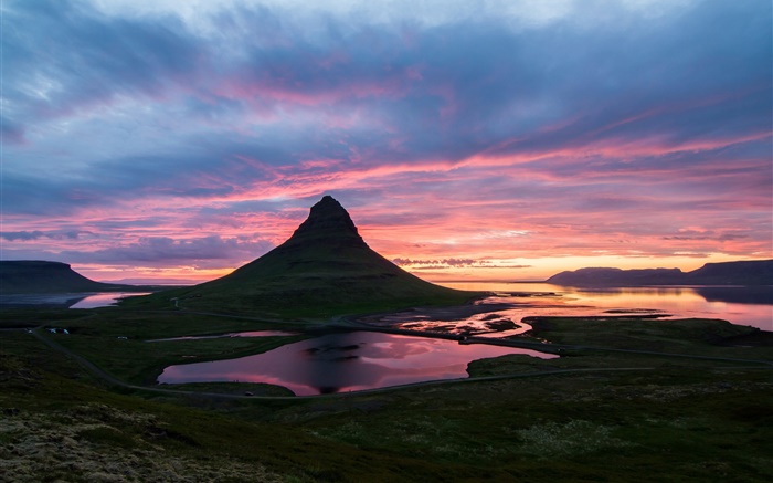 Beautiful sunrise Islande, Kirkjufell, montagne, vallée, nuages Fonds d'écran, image