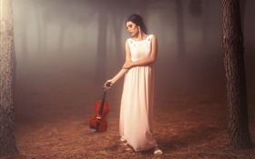 Robe blanche fille dans la forêt, le violon, l'humeur