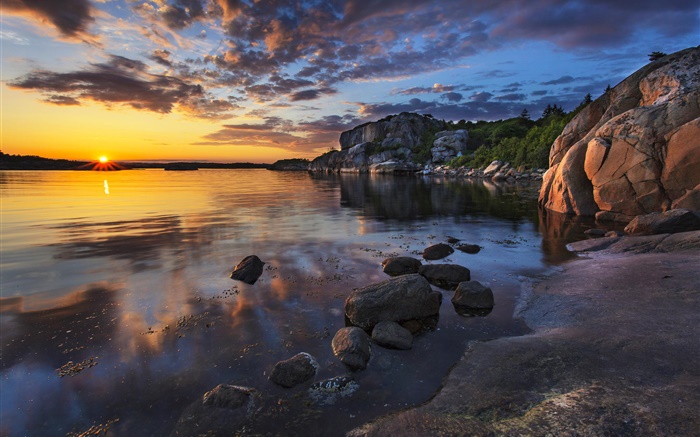 Côte coucher du soleil, la mer, les pierres, les rochers, les nuages Fonds d'écran, image