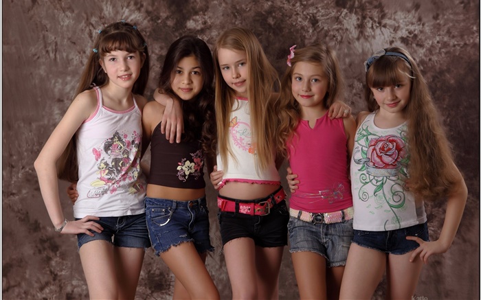 Défilé de mode, cinq jolies petites filles, les enfants Fonds d'écran, image
