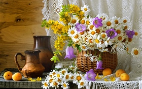 Décoration de salle, fleurs sauvages, camomille, abricots