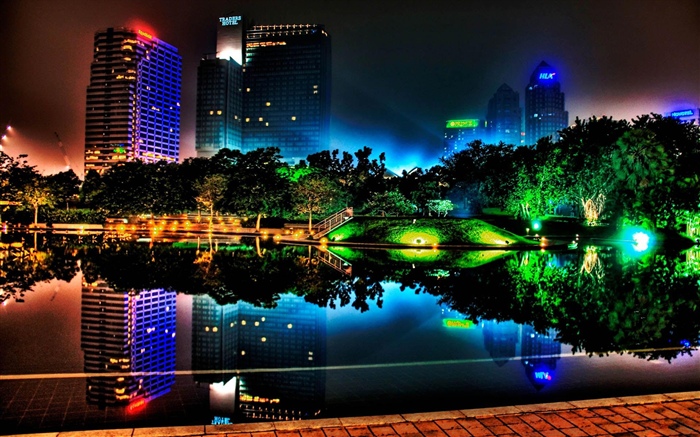 Ville de belle nuit, bâtiments, étang, lumières, arbres, parc Fonds d'écran, image